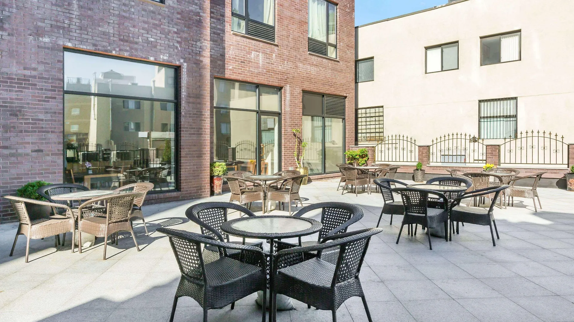 Ramada By Wyndham Flushing Queens Нью-Йорк Отель