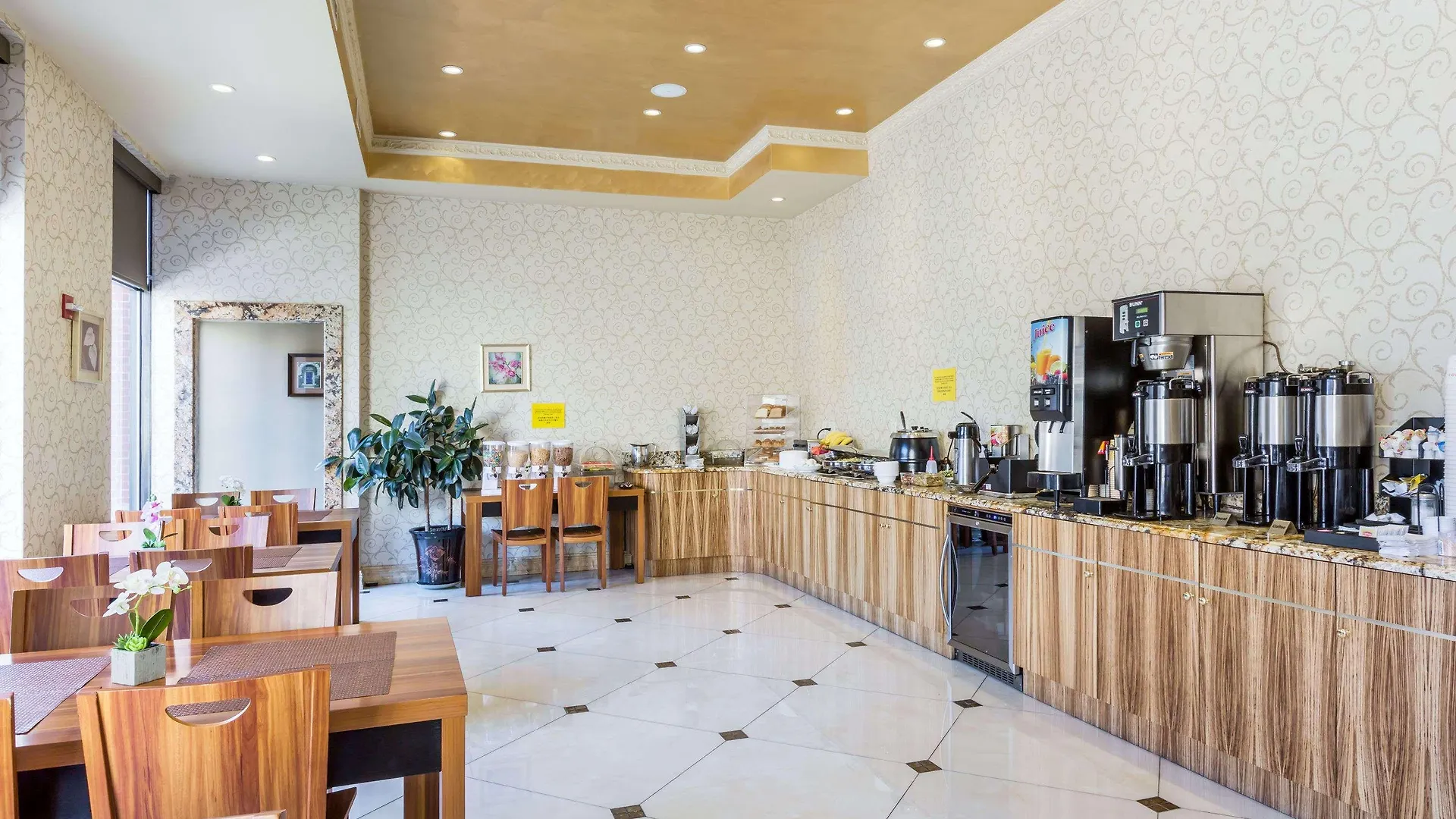 *** Отель Ramada By Wyndham Flushing Queens Нью-Йорк США