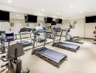 Ramada By Wyndham Flushing Queens Нью-Йорк США